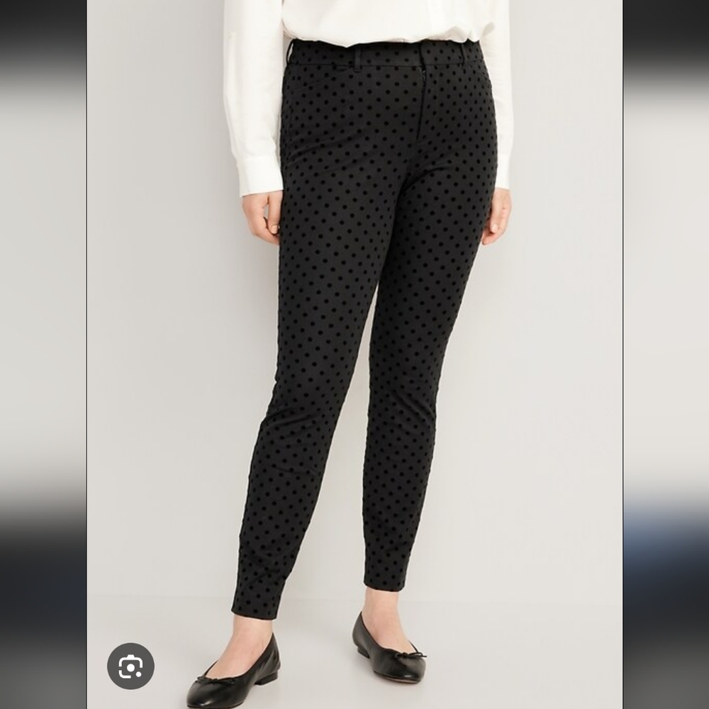 NWT - Old Navy - High Rise Pixie Skinny - Polka Dot Pant - Size 8